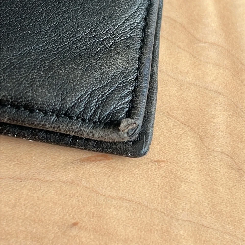 TUMI Bi-Fold Men’s Wallet Billfold Leather